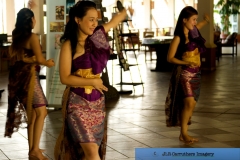 Riders-were-welcomed-to-the-Nirwana-Gardens-Beach-Resort-with-beautiful-cultural-dances